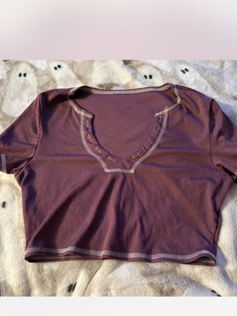 Women’s Plum Ribbed V-Neck Cropped Top